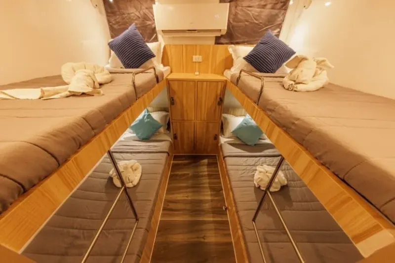 Four-berth Quad cabin on Blue Dolphin with two bunk beds