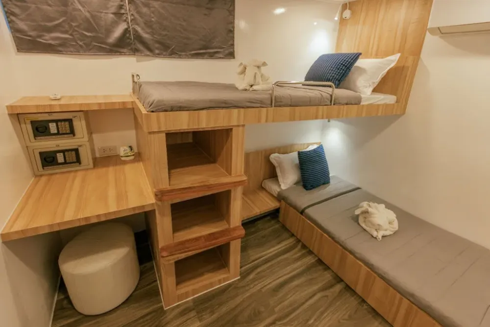 Standard cabin on Blue Dolphin with separate berths