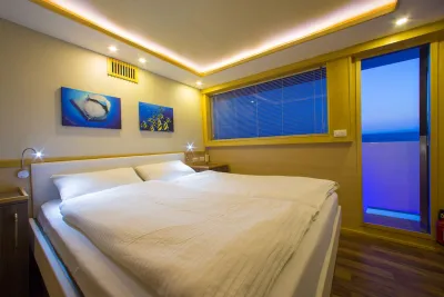 Double Sea View — double bed by the panoramic window