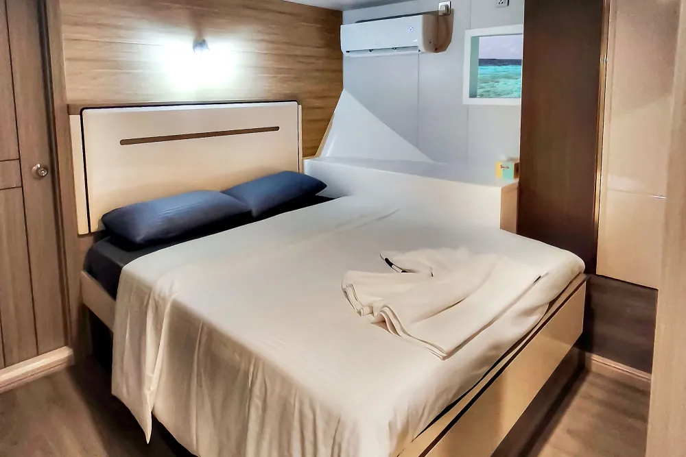 Cabin 4 on the lower deck of Spirit of Maldives with a double bed