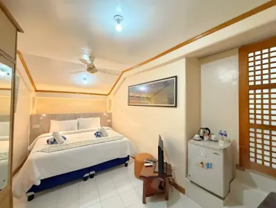 Poolside Room — кровать king-size