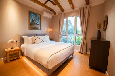 Two-Bedroom Cottage — спальня