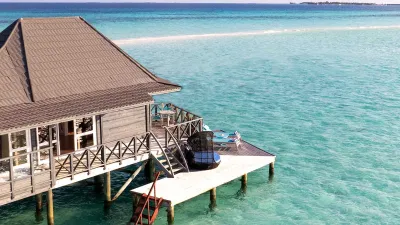 Sangu Water Villa Honeymoon Suite — вилла над водой