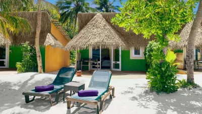 Premium Beach Bungalow — бунгало среди зелени