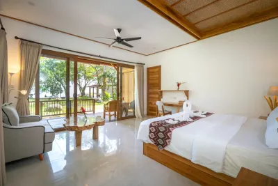 Bedroom facing the garden and ocean