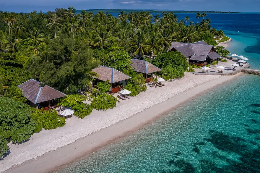 Ocean Bungalow на берегу в Wakatobi