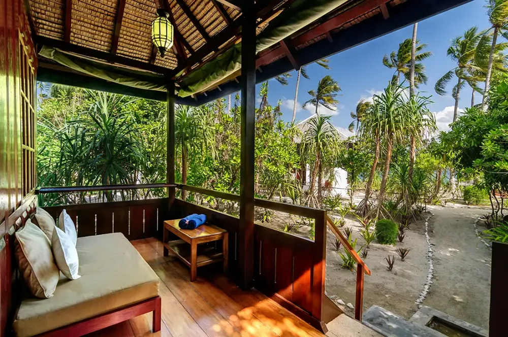 Веранда Palm Bungalow с видом на сад