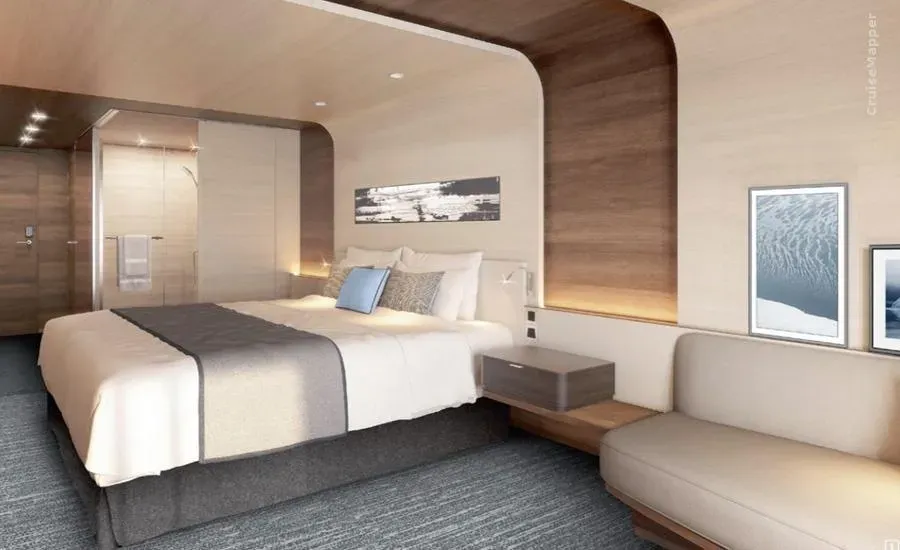 Палуба на фоне айсбергов