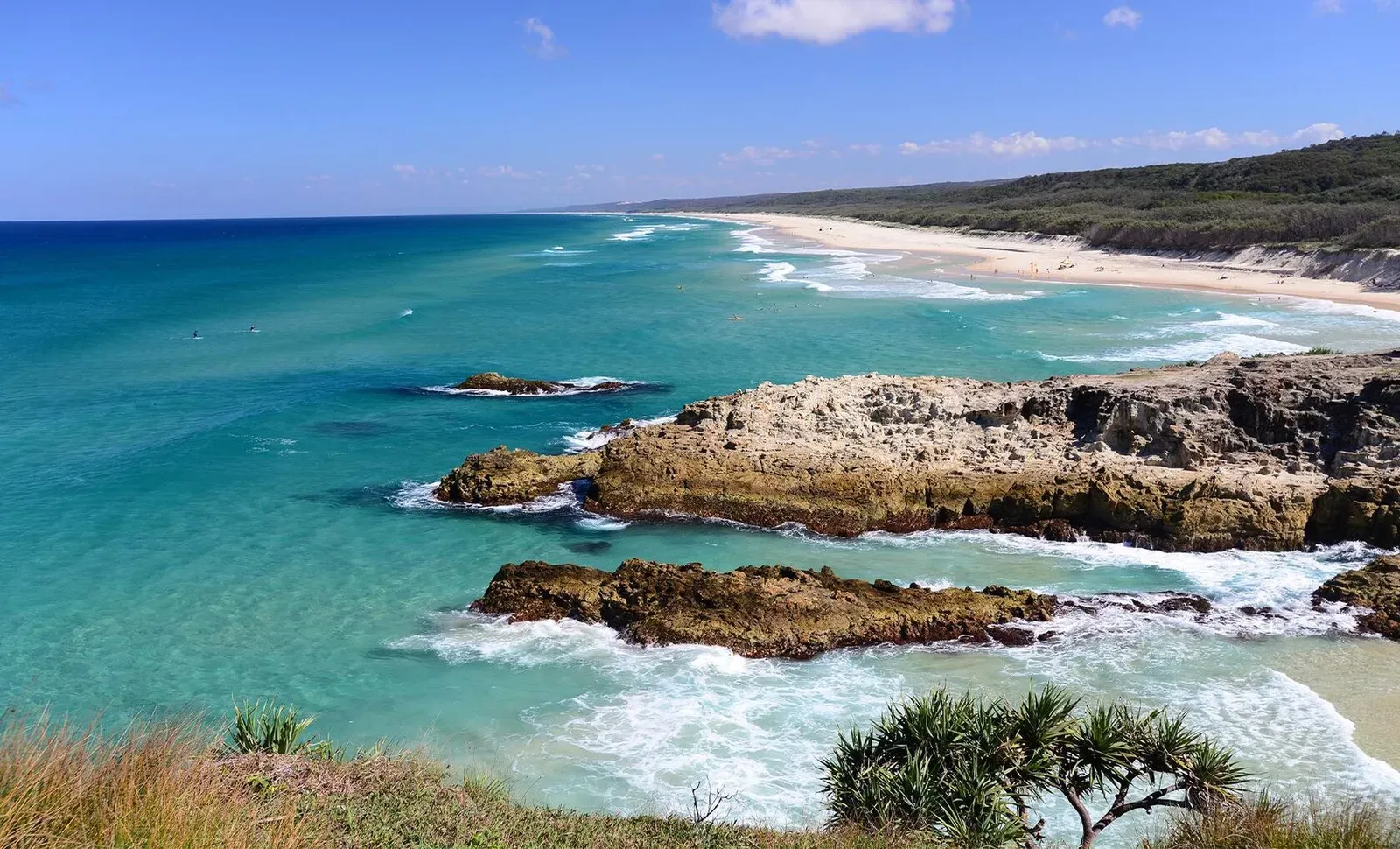 Скалистый берег и океан — остров Страдброк