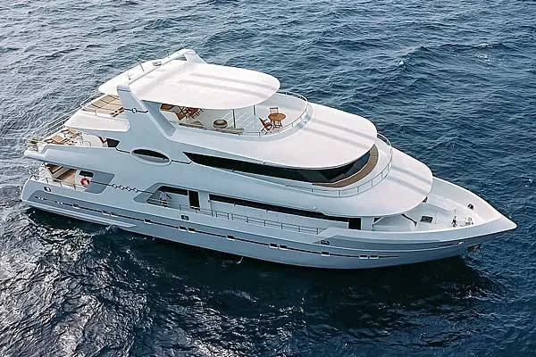 Дайвинг-сафари на Мальдивах на яхте Alice