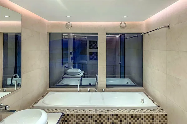 Ванная комната. Яхта Ark Noble.