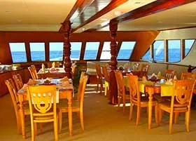 Яхта Atoll Cruiser, ресторан