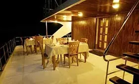 Яхта Atoll Cruiser, верхняя палуба