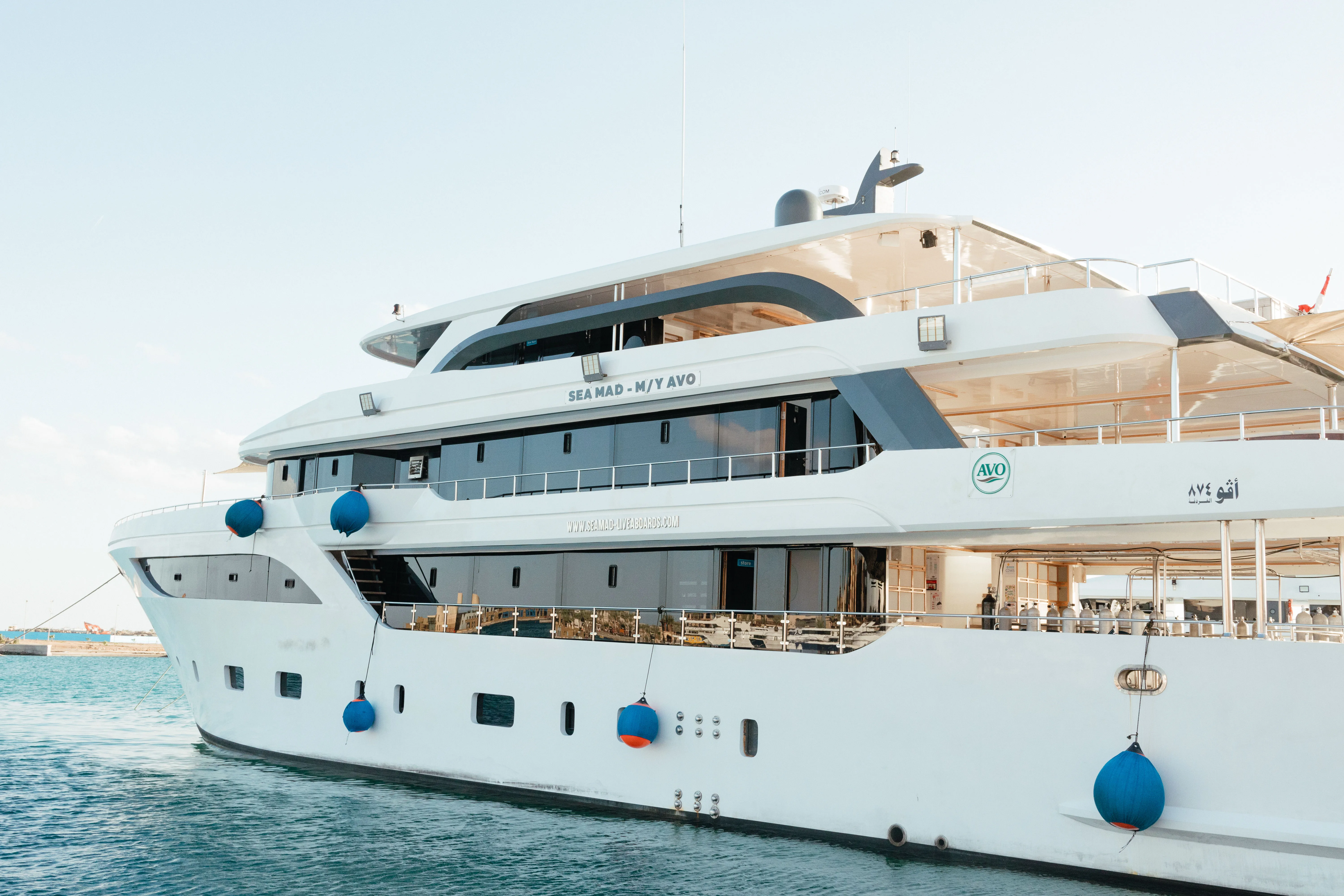 SEA MAD — M/Y AVO lettering on the superstructure