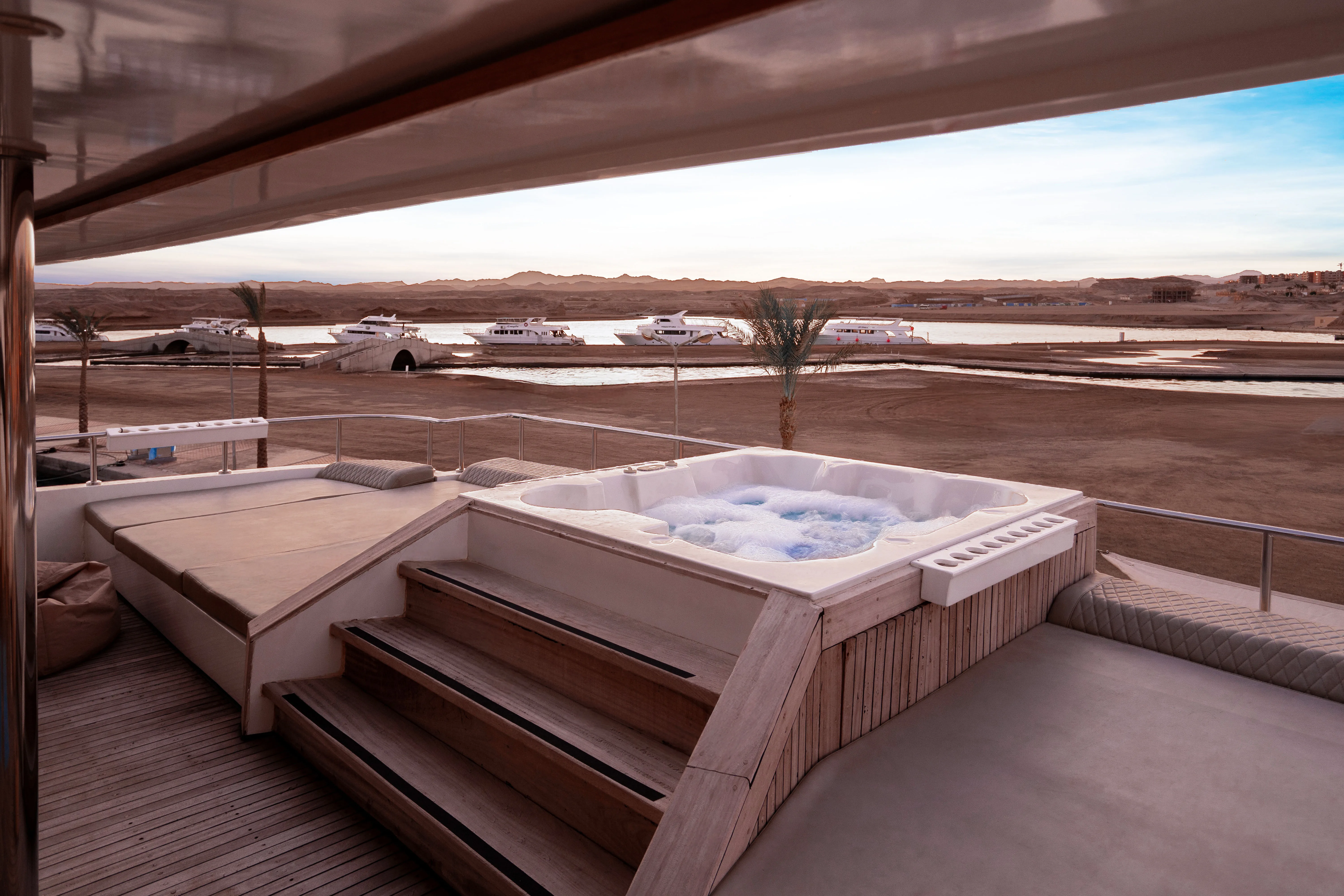 Jacuzzi on Avo's upper deck with a sea view