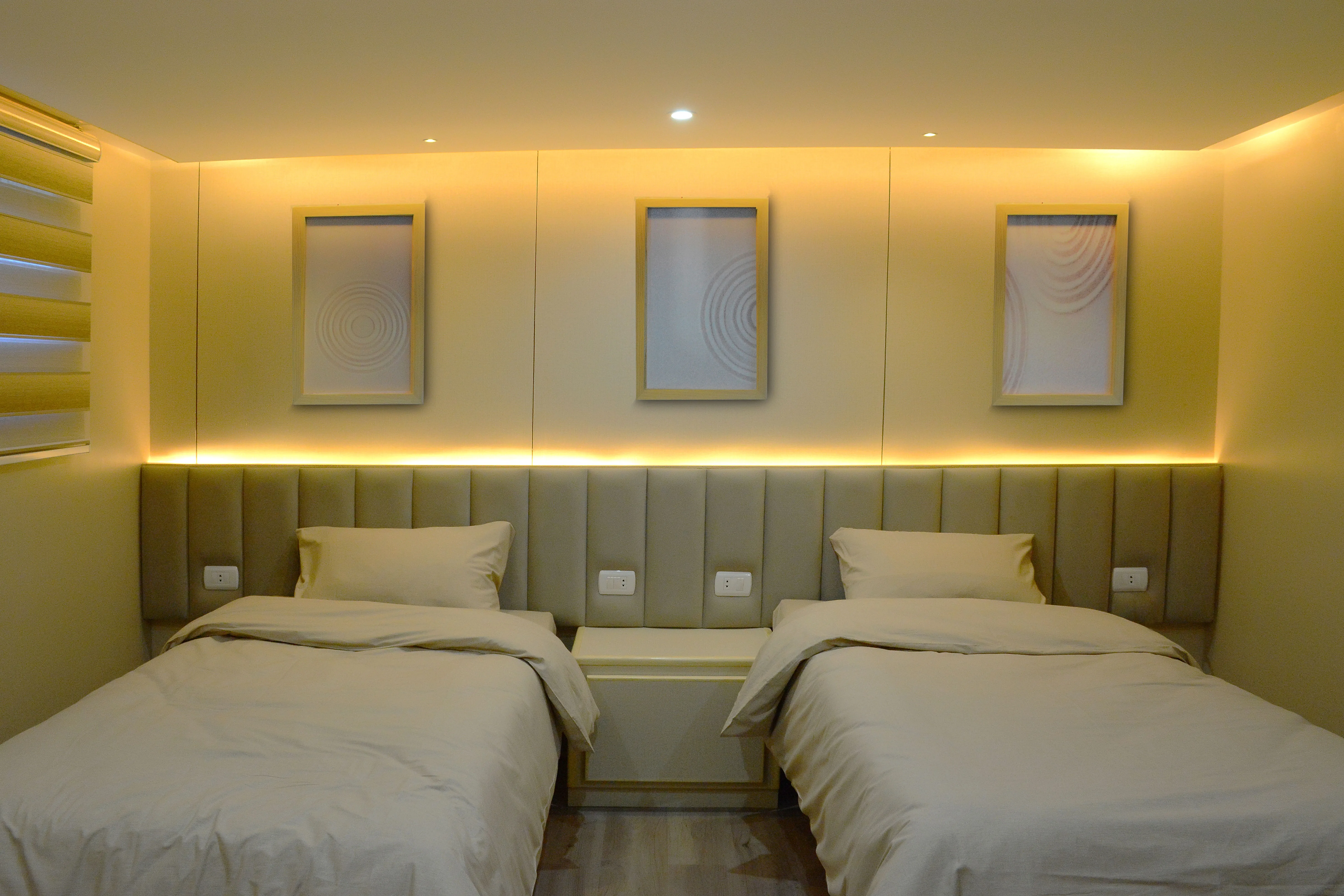 Standard cabin on Avo's lower deck with two separate beds