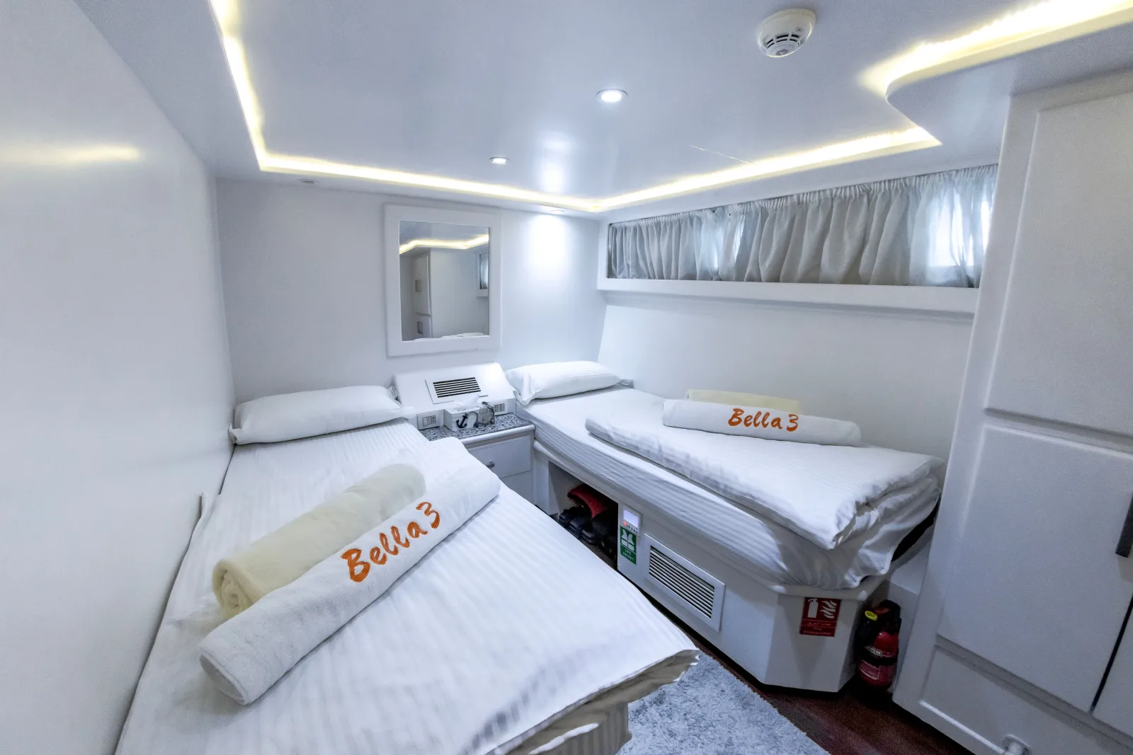 Bella 3 lower-deck twin cabin with two separate beds