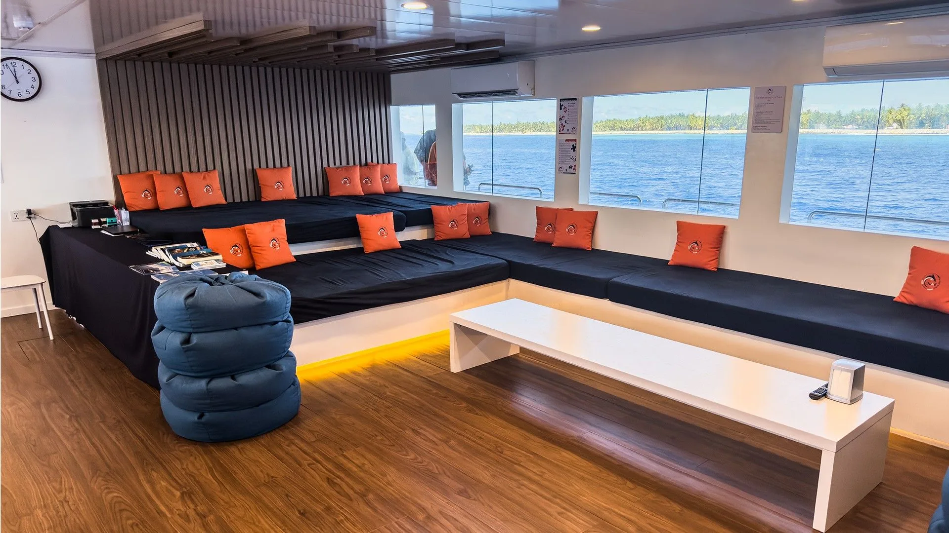 Saloon of Black Manta with panoramic windows