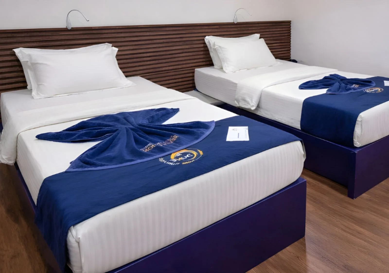 Cabin on Black Manta with two separate beds