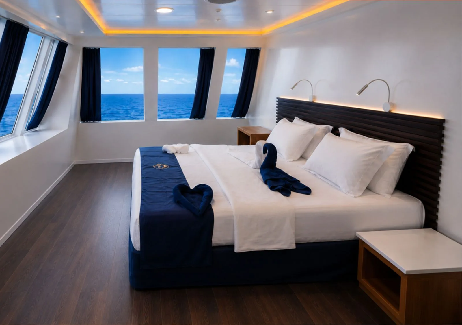 Deluxe cabin on the upper deck of Black Manta