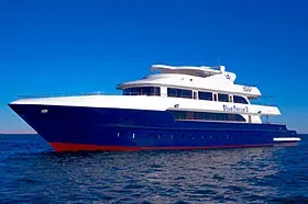 Дайв-сафари на Мальдивах на яхте Blue Force Three.