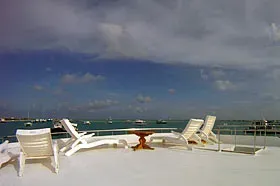 Яхта Blue Shark One. Сан-дек