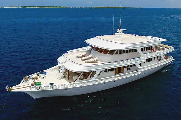 Дайв-сафари на Мальдивах на яхте Blueshark Two