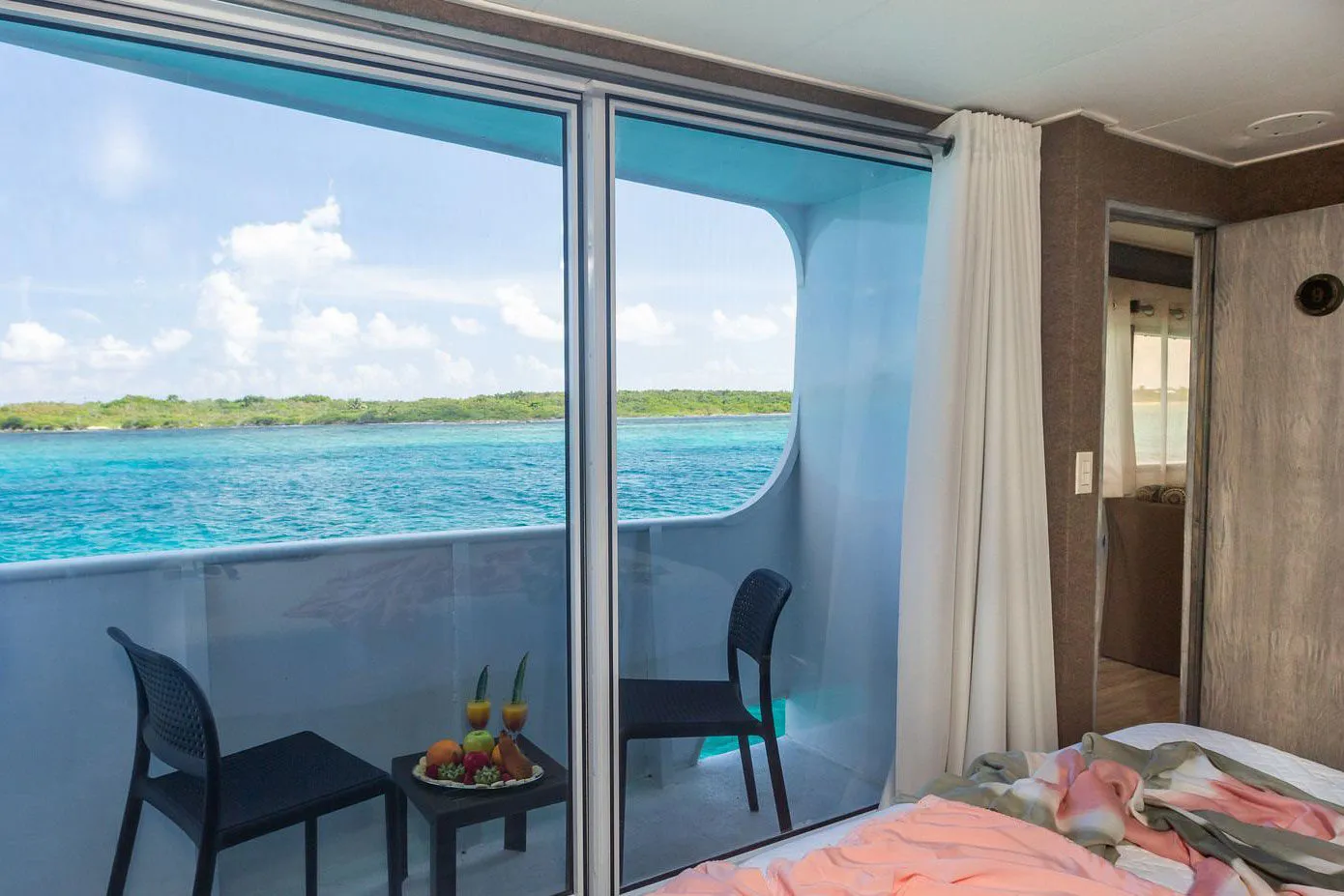 BVI Aggressor — балкон каюты