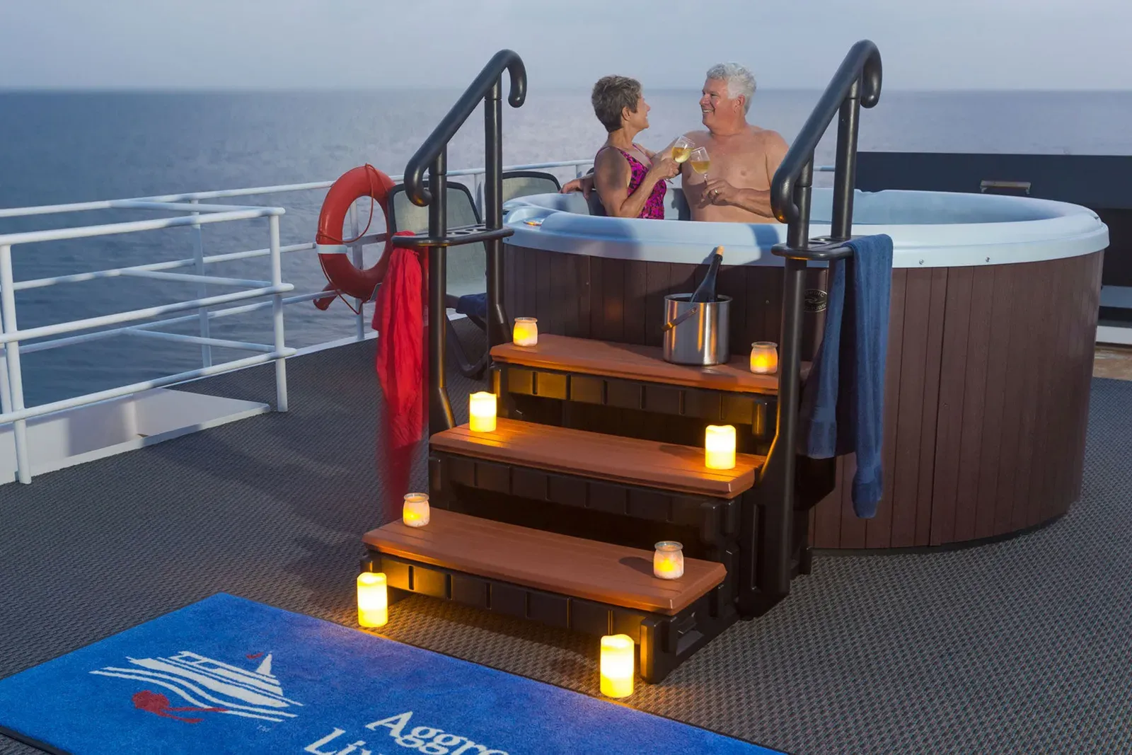 BVI Aggressor — джакузи на верхней палубе