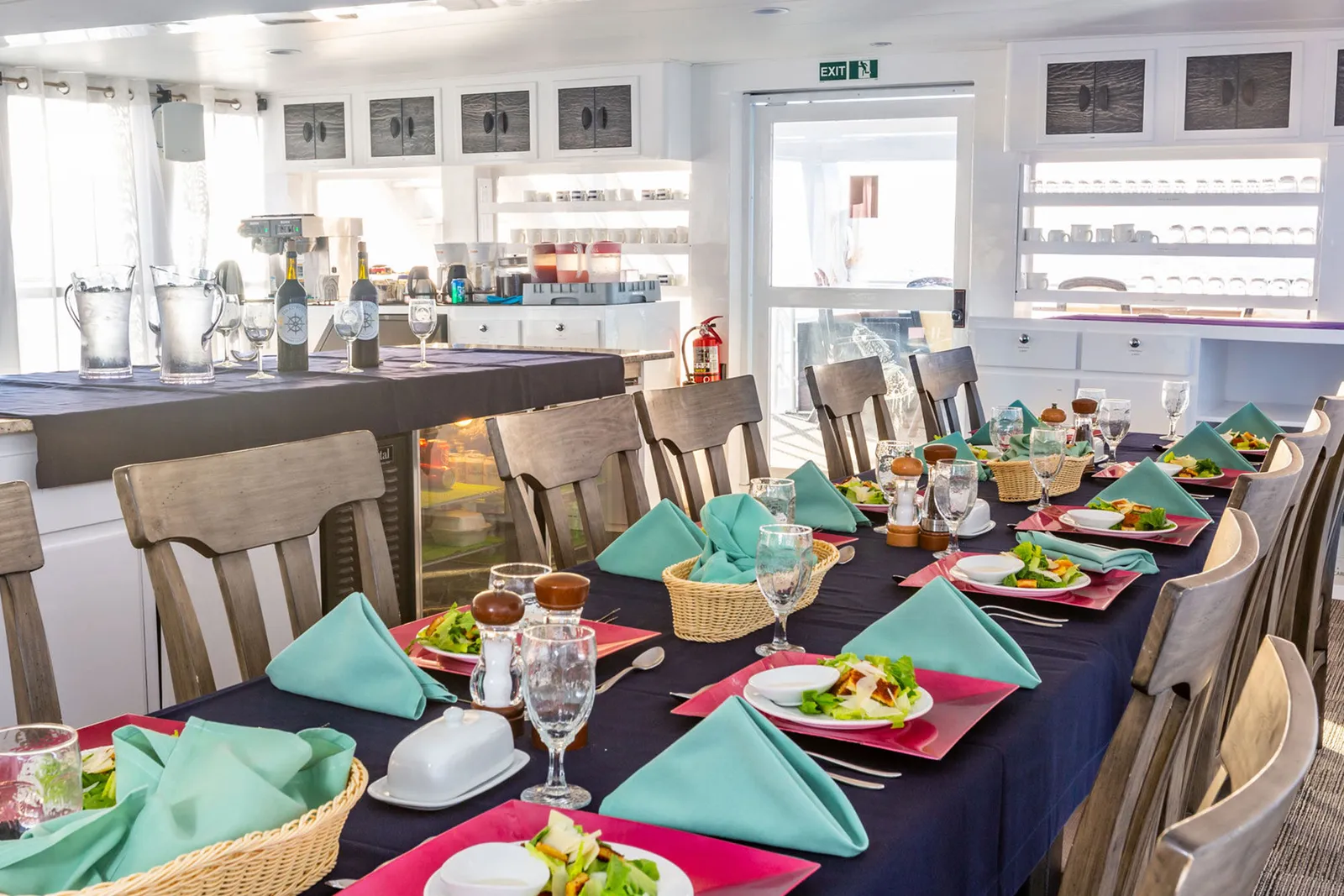 BVI Aggressor — столовая