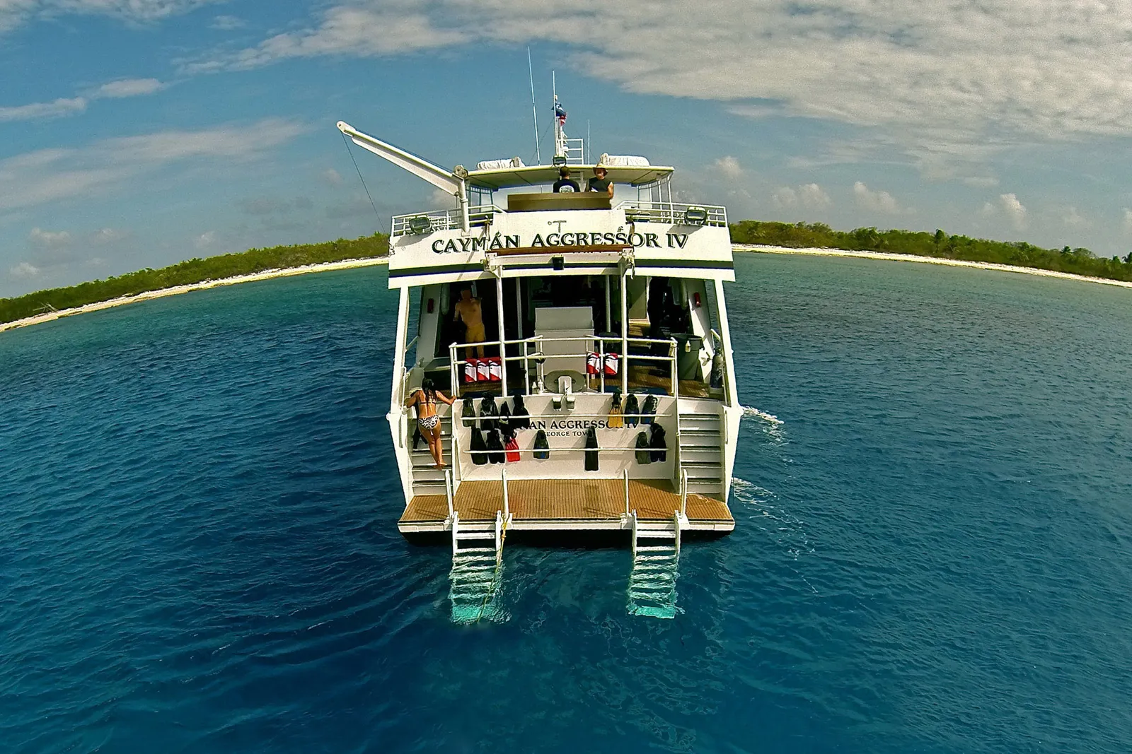 Cayman Aggressor IV — дайв-палуба