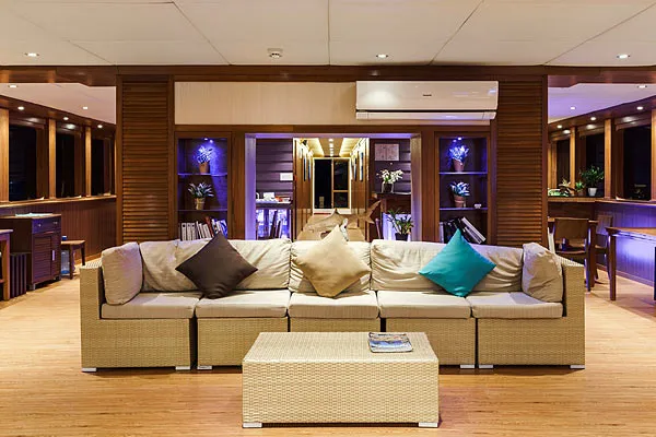 Салон на яхте Duplex Cruiser