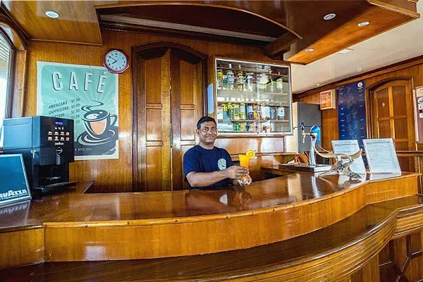 Яхта Eco Blue, бар