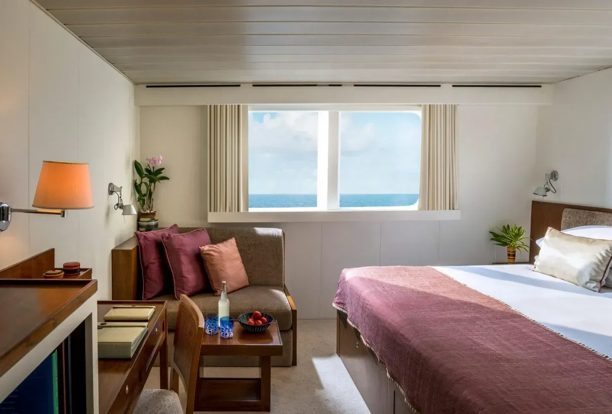 Four Seasons Explorer