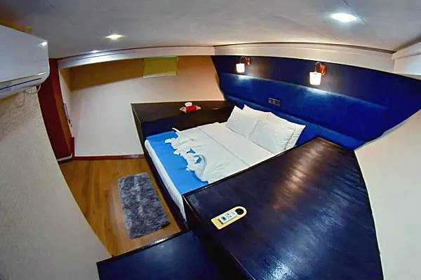 Каюта Double на нижней палубе на яхте Fun Azul II