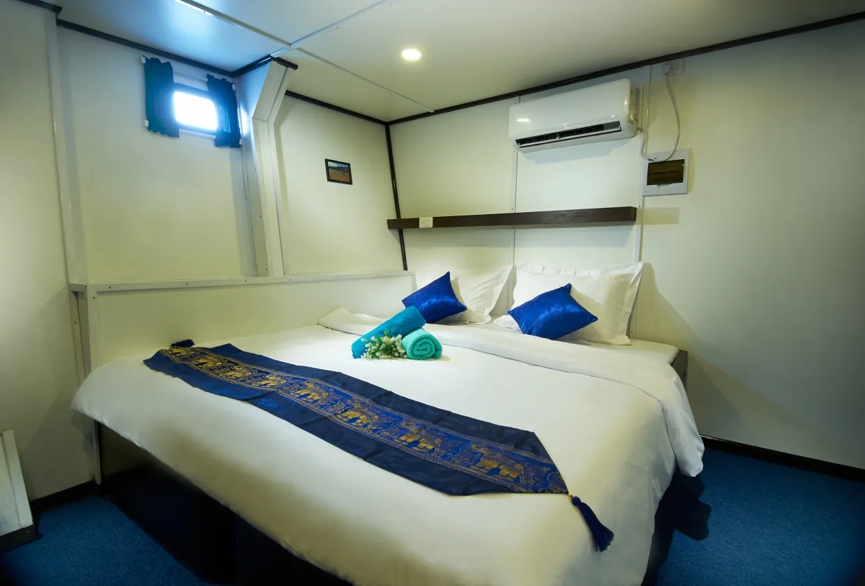 Classic Twin/Double cabin on the lower deck of Galapagos Master