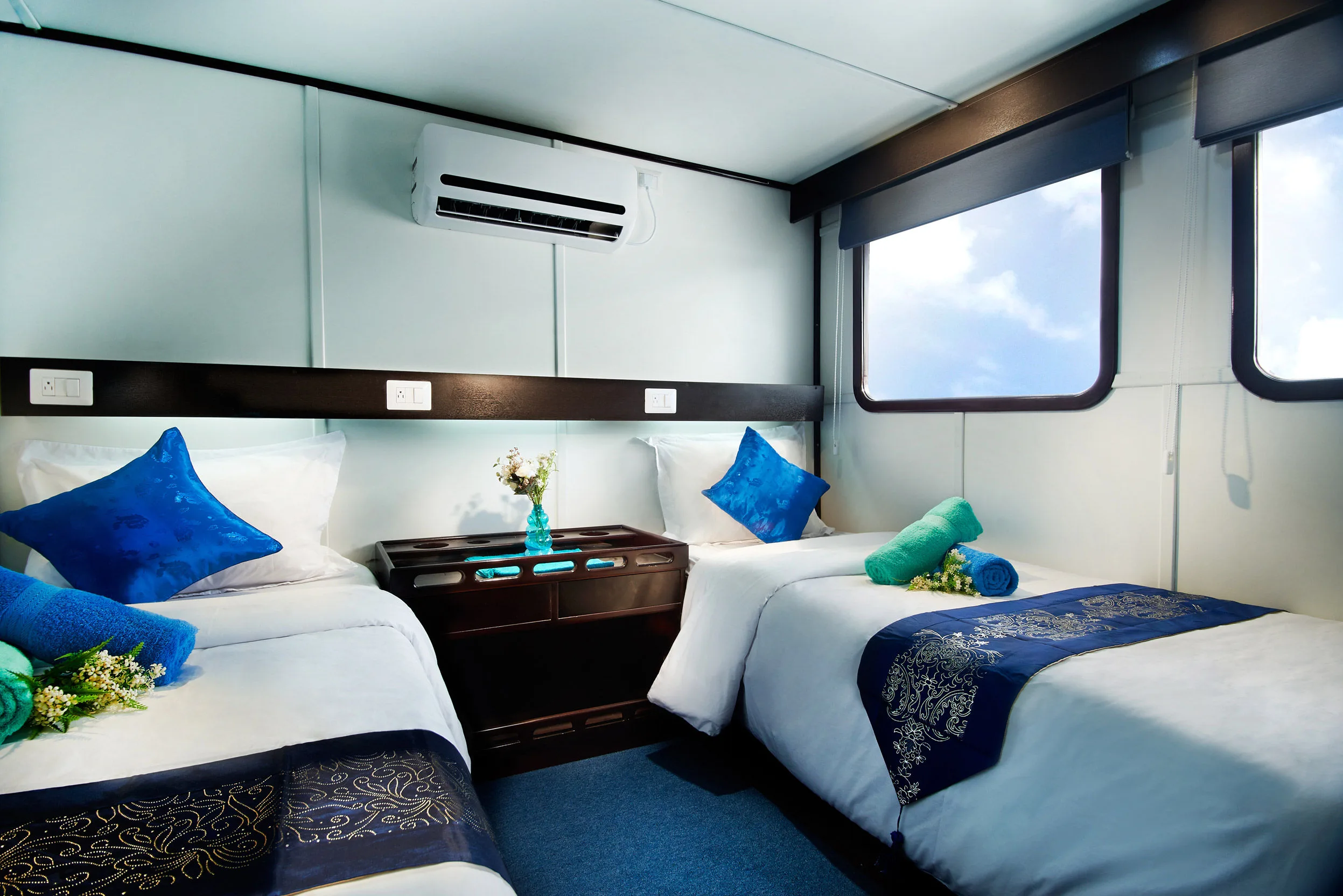 Premium Twin/Double cabin on the upper deck of Galapagos Master