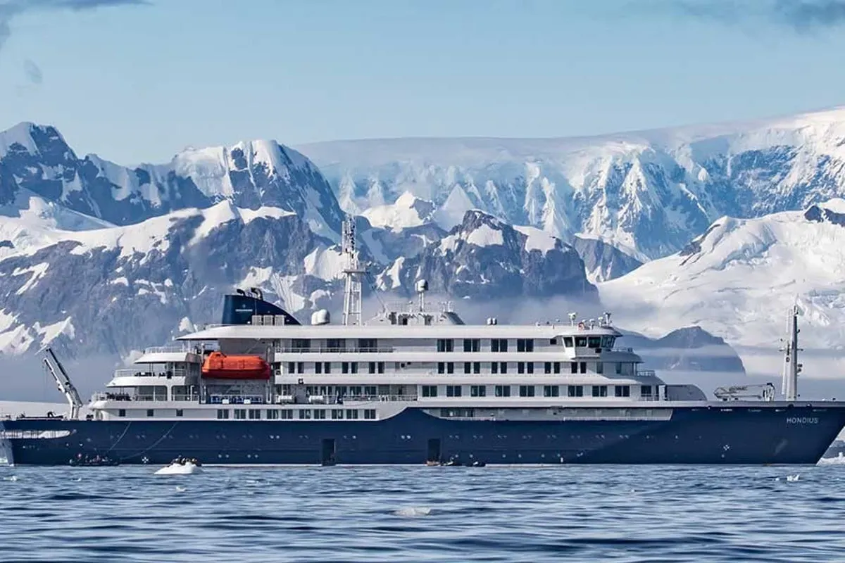 Hondius Antarctica Diving — лайвборд для дайвинг-сафари на Антарктика