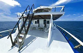 Яхта Maavahi. Средняя палуба