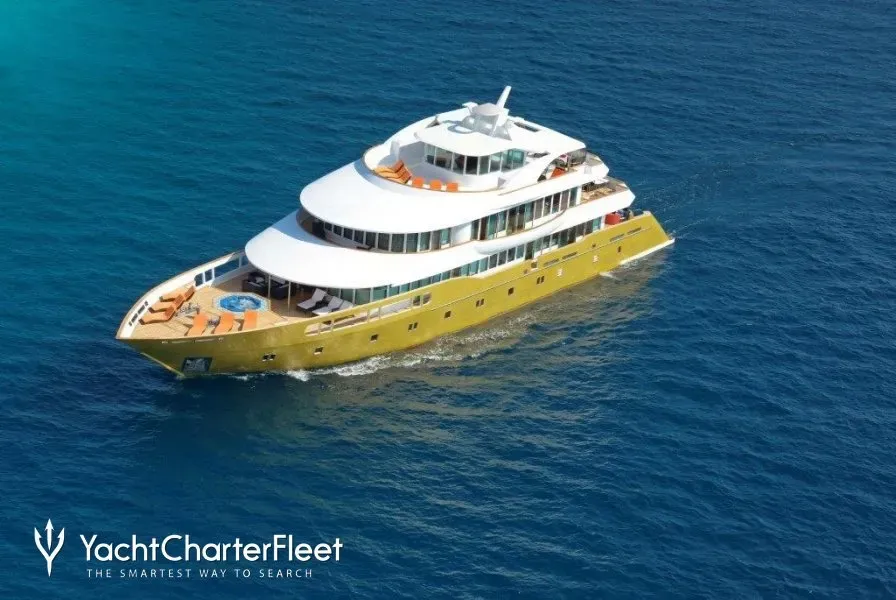 Maldives Crown exterior