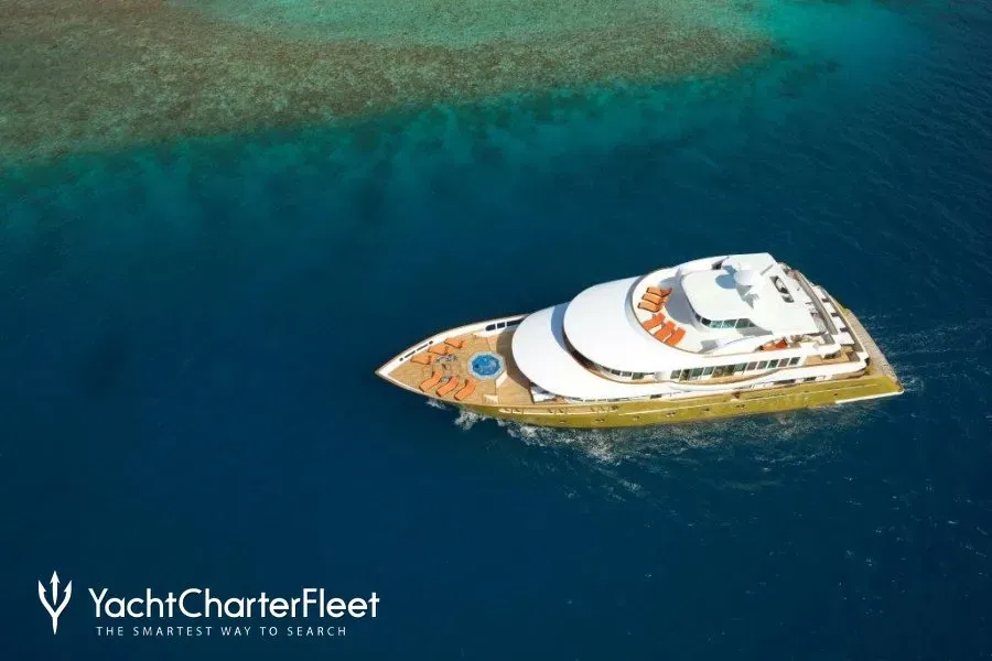 Maldives Crown exterior