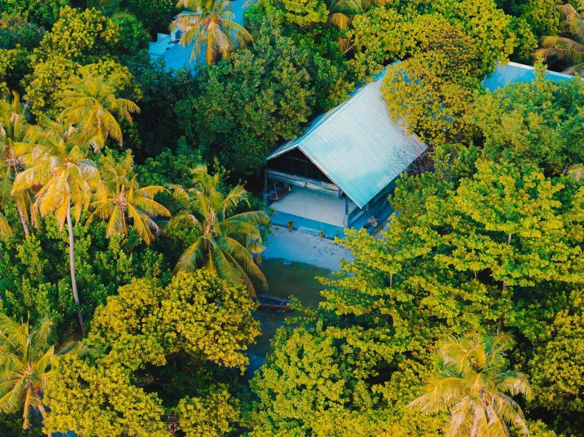 Maldives Crown exterior