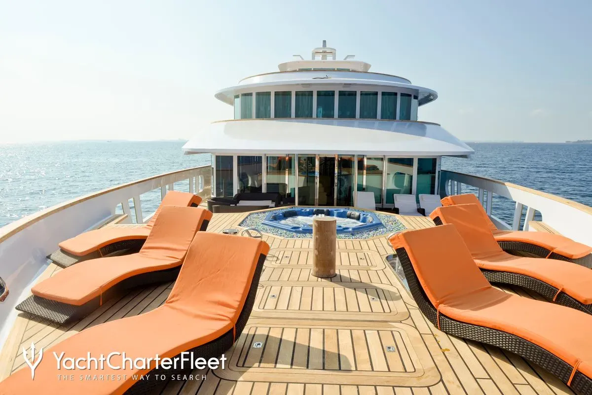 Maldives Crown interior