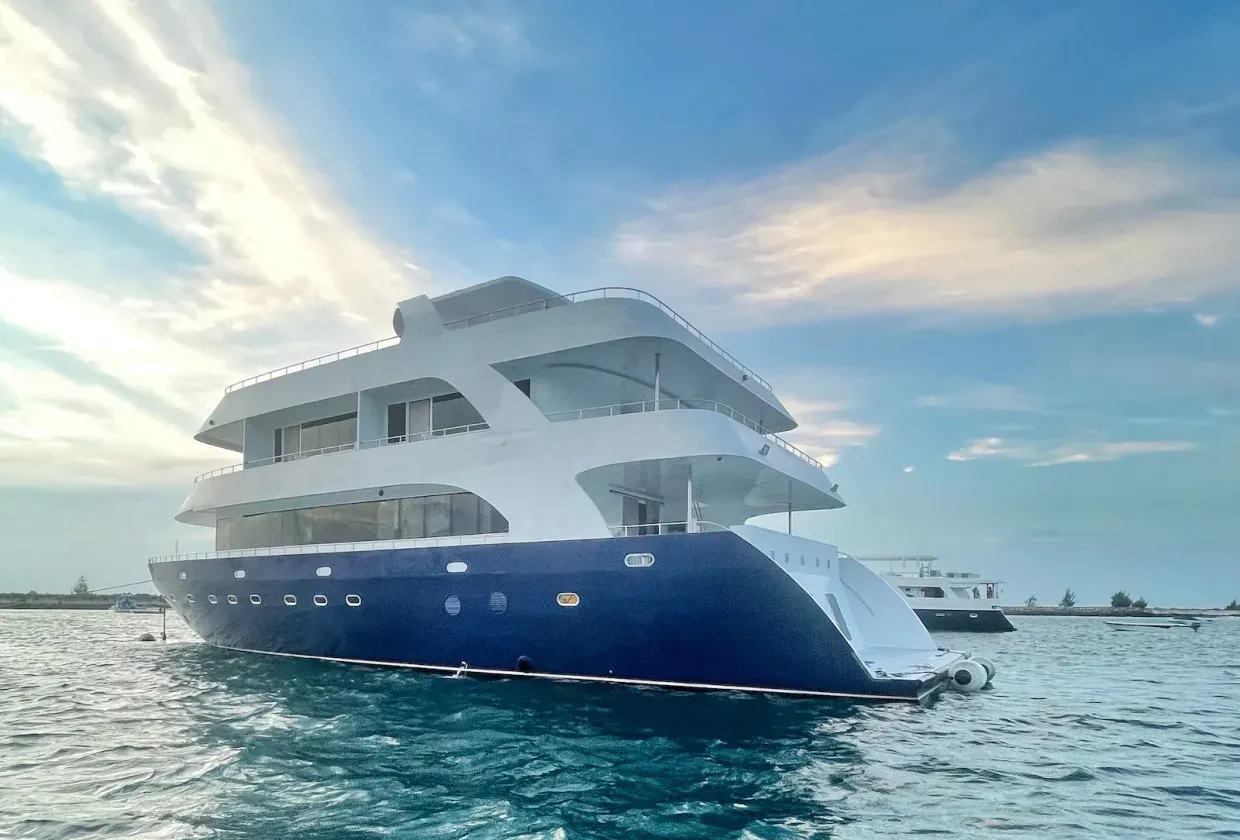 Maldives Legend / Sea Pleasure