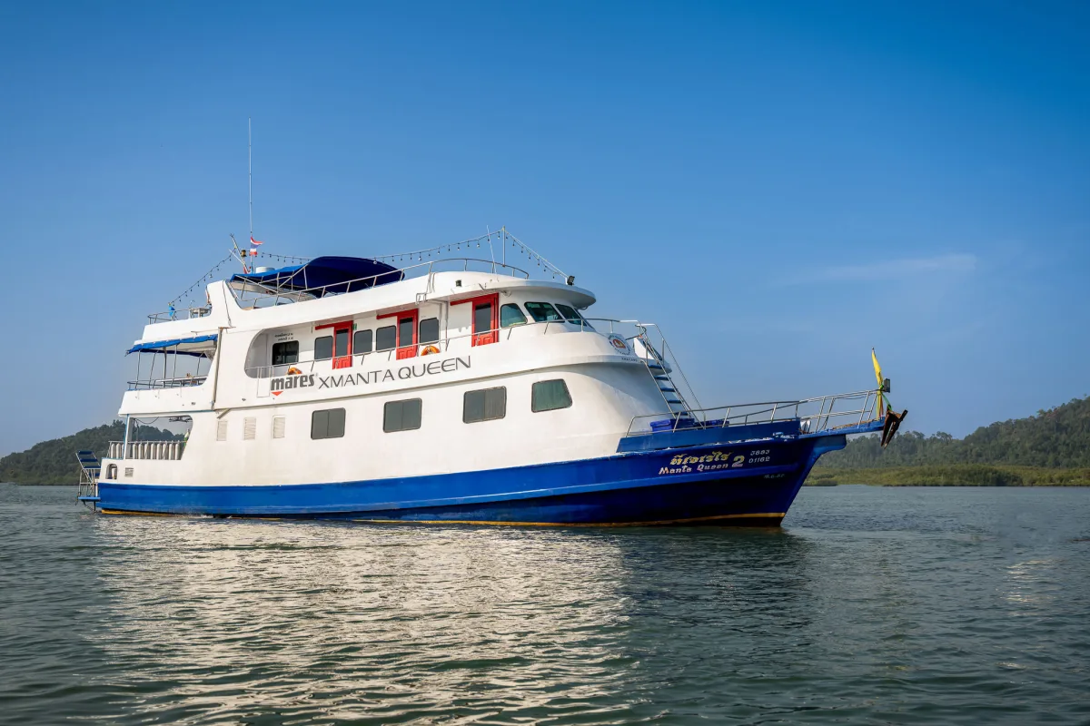 Manta Queen 2 from above — sun deck and awnings
