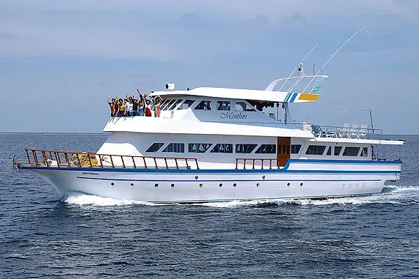 Дайв-сафари на Мальдивах, яхта Manthiri
