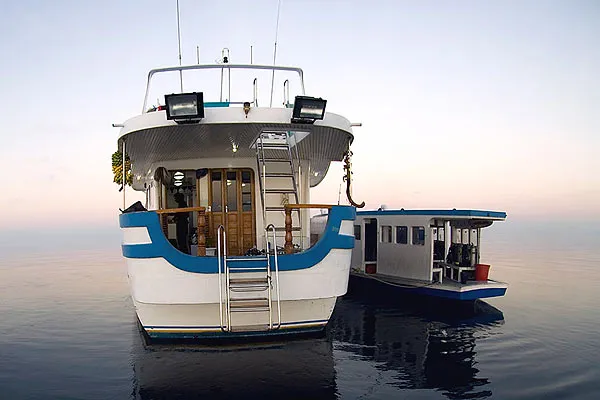 Дайв-сафари на Мальдивах, яхта Manthiri