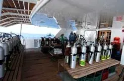 Дайв-дек на яхте Monsoon.