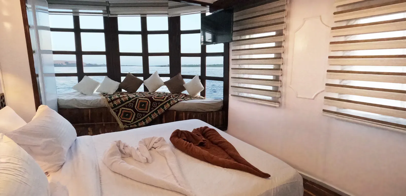 Nile Queen II master cabin