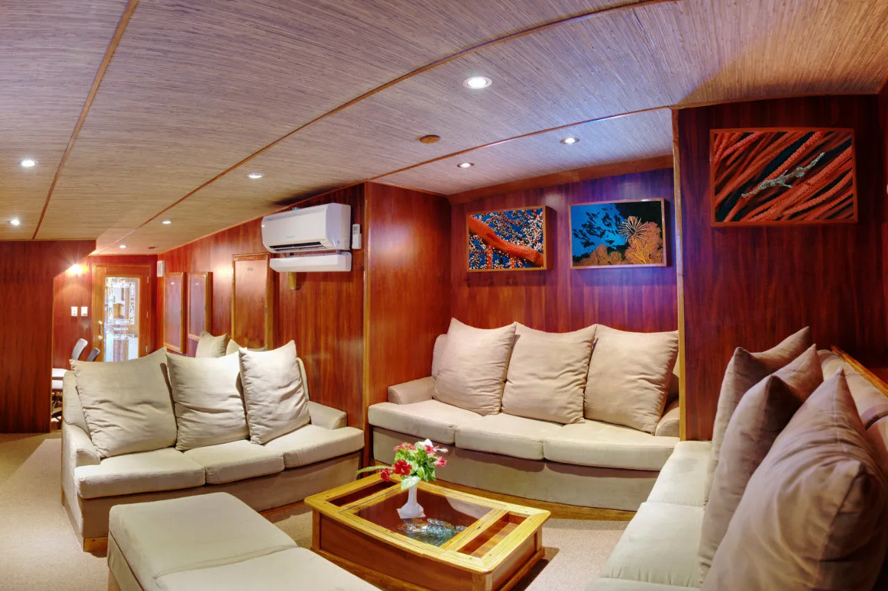 Lounge area in the saloon of Ocean Hunter 3